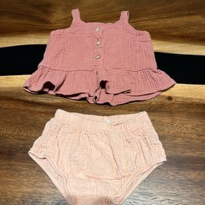 Dot dot baby 6-12mo pinkish outfit